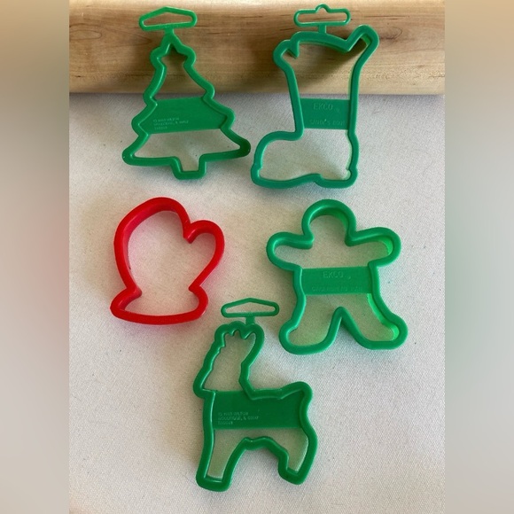 Holiday Cookie Cutters for Christmas Baking Christmas Tree Gingerbread Man Boot - Picture 1 of 8